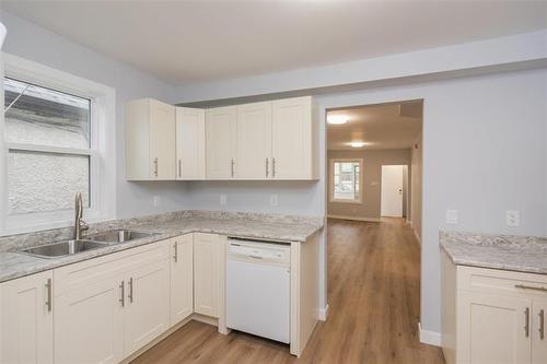 958 Alexander Ave, Winnipeg, MB 