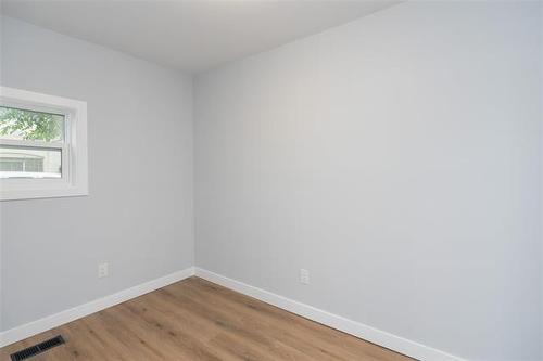 958 Alexander Ave, Winnipeg, MB 