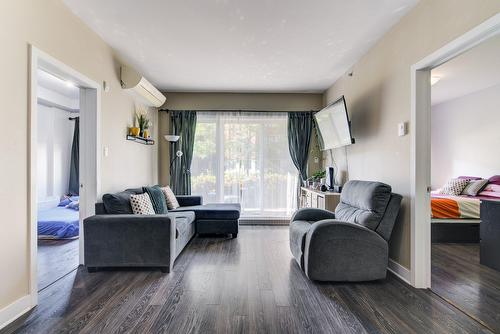Salon - 108-4700 Boul. Henri-Bourassa O., Montréal (Saint-Laurent), QC - Indoor Photo Showing Living Room