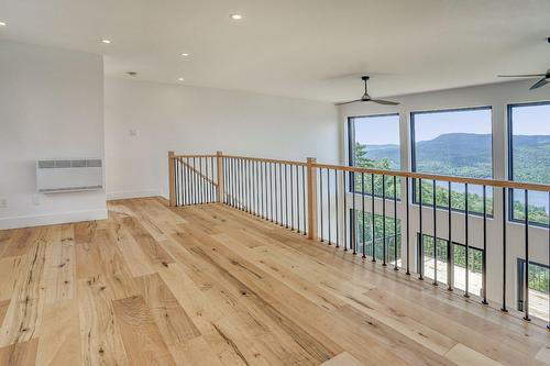 Mezzanine - 255 Ch. Du Mont-Jasper, Saint-Donat, QC - Indoor Photo Showing Other Room