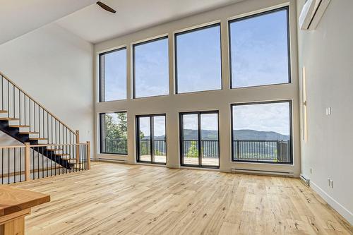Salon - 255 Ch. Du Mont-Jasper, Saint-Donat, QC - Indoor Photo Showing Other Room