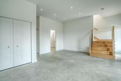 Salle familiale - 255 Ch. Du Mont-Jasper, Saint-Donat, QC - Indoor Photo Showing Other Room