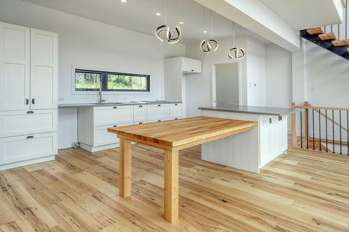 Cuisine - 255 Ch. Du Mont-Jasper, Saint-Donat, QC - Indoor Photo Showing Other Room