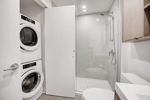 Bathroom - 1316-1 Boul. De Maisonneuve O., Montréal (Ville-Marie), QC - Indoor Photo Showing Laundry Room