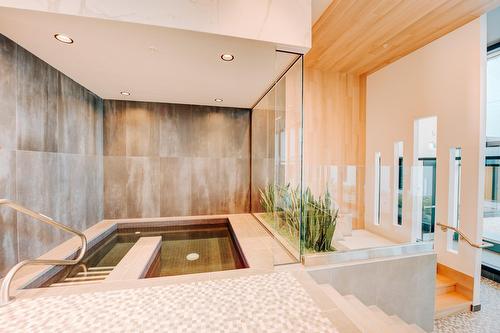 Pool - 1316-1 Boul. De Maisonneuve O., Montréal (Ville-Marie), QC - Indoor Photo Showing Other Room