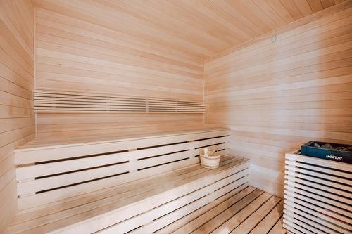 Sauna - 1316-1 Boul. De Maisonneuve O., Montréal (Ville-Marie), QC - Indoor Photo Showing Other Room