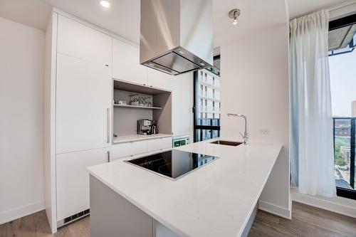 Cuisine - 1316-1 Boul. De Maisonneuve O., Montréal (Ville-Marie), QC - Indoor