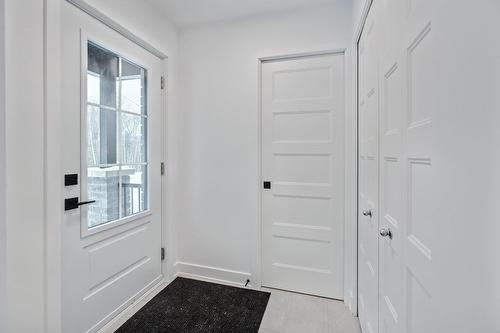 Hall d'entrée/Vestibule - 15B Ch. Crouch, Val-Des-Monts, QC - Indoor Photo Showing Other Room