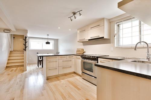 Kitchen - 4413 Av. D'Orléans, Montréal (Rosemont/La Petite-Patrie), QC - Indoor Photo Showing Kitchen With Double Sink With Upgraded Kitchen