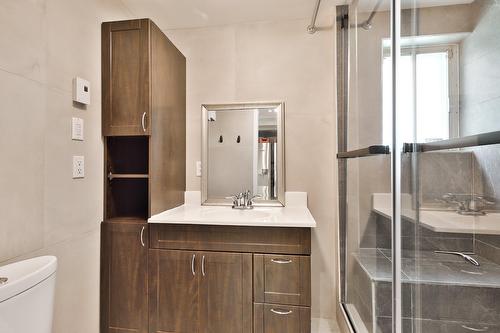 Bathroom - 4413 Av. D'Orléans, Montréal (Rosemont/La Petite-Patrie), QC - Indoor Photo Showing Bathroom
