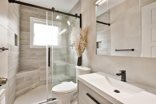 Bathroom - 4413 Av. D'Orléans, Montréal (Rosemont/La Petite-Patrie), QC - Indoor Photo Showing Bathroom