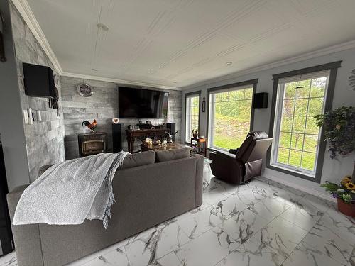 Salon - 340 Plage Trudel, Clerval, QC - Indoor Photo Showing Other Room