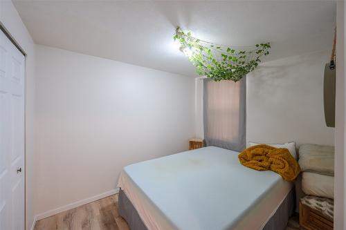 468 Wade Avenue, Penticton, BC - Indoor Photo Showing Bedroom