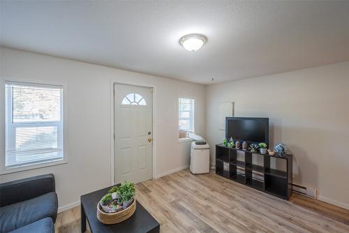 468 Wade Avenue, Penticton, BC - Indoor