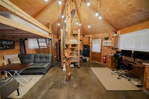 6524 Mcdonald Loop Road, Grasmere, BC 