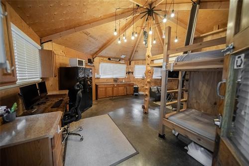 6524 Mcdonald Loop Road, Grasmere, BC 