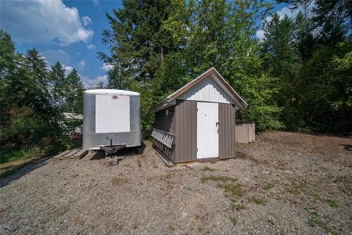 6524 Mcdonald Loop Road, Grasmere, BC 