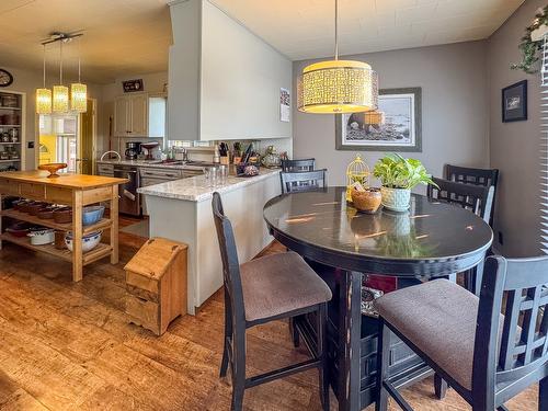 2165 Warren Avenue, Kimberley, BC - Indoor Photo Showing Dining Room