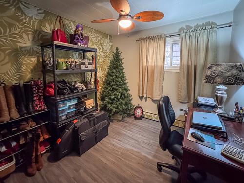 2165 Warren Avenue, Kimberley, BC - Indoor Photo Showing Office