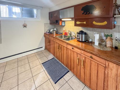 2165 Warren Avenue, Kimberley, BC - Indoor Photo Showing Kitchen With Double Sink