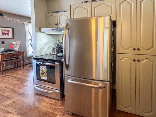 2165 Warren Avenue, Kimberley, BC - Indoor Photo Showing Kitchen With Stainless Steel Kitchen