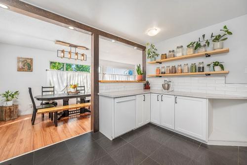 2506 14 Street, Vernon, BC - Indoor