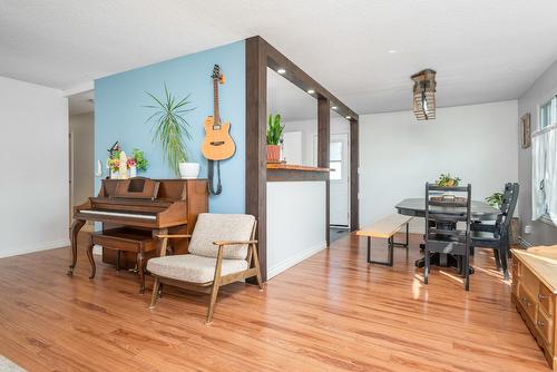 2506 14 Street, Vernon, BC - Indoor Photo Showing Dining Room