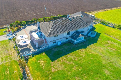 7112 Puckle Rd, Central Saanich, BC 