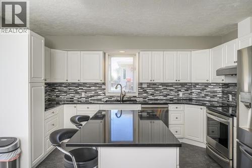 3172 Seton Place, Prince George, BC - Indoor Photo Showing Kitchen With Stainless Steel Kitchen With Upgraded Kitchen