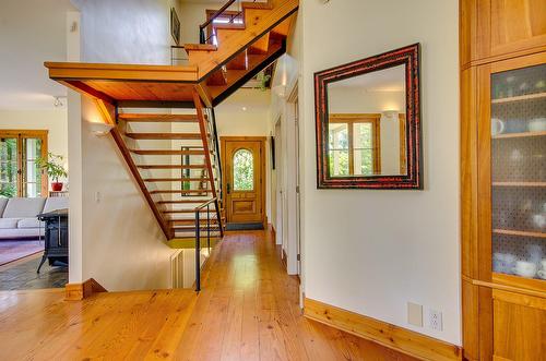 Escalier - 87 Ch. Fairmount, Lac-Brome, QC - Indoor Photo Showing Other Room