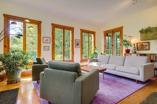 Salon - 87 Ch. Fairmount, Lac-Brome, QC - Indoor Photo Showing Living Room