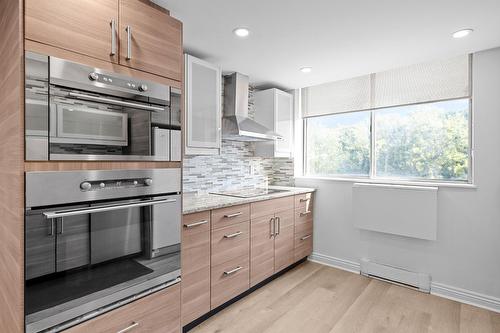 Cuisine - 405-4911 Ch. De La Côte-Des-Neiges, Montréal (Côte-Des-Neiges/Notre-Dame-De-Grâce), QC - Indoor Photo Showing Kitchen With Upgraded Kitchen