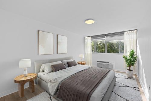 Chambre à coucher - 405-4911 Ch. De La Côte-Des-Neiges, Montréal (Côte-Des-Neiges/Notre-Dame-De-Grâce), QC - Indoor Photo Showing Bedroom