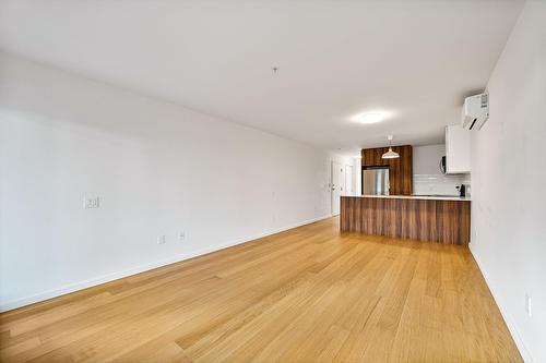 Dining room - 202-3630 Rue Ste-Catherine E., Montréal (Mercier/Hochelaga-Maisonneuve), QC - Indoor Photo Showing Kitchen