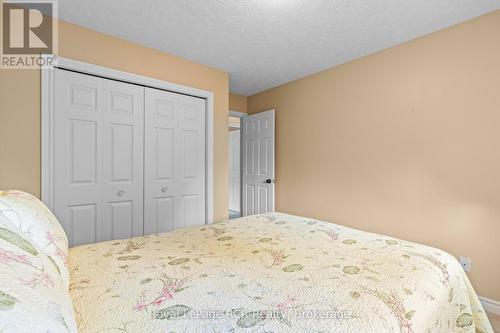 423 1St Street Sw, Owen Sound, ON - Indoor Photo Showing Bedroom