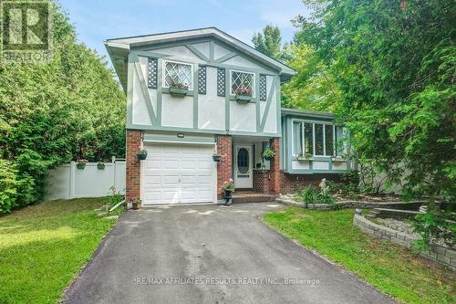 2 WEDGEWOOD CRESCENT  Ottawa, ON K1B 4B4