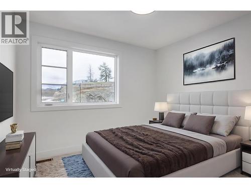 2nd upper floor bedroom - 789 Carleton Street, Kelowna, BC - Indoor Photo Showing Bedroom