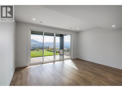 Basement Living Room - 789 Carleton Street, Kelowna, BC - Indoor