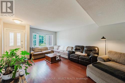 11 - 151 Martinet Avenue, London East (East I), ON - Indoor Photo Showing Living Room