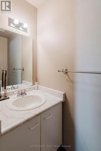 11 - 151 Martinet Avenue, London East (East I), ON - Indoor Photo Showing Bathroom