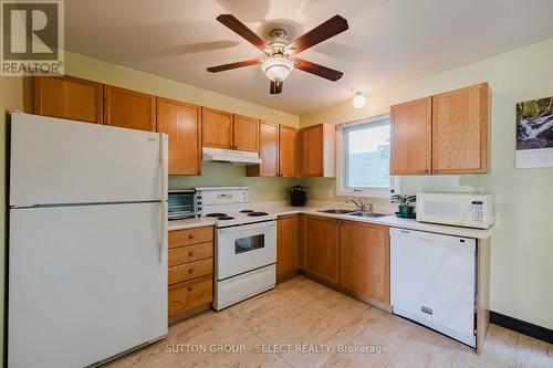 11 - 151 Martinet Avenue, London East (East I), ON - Indoor Photo Showing Kitchen With Double Sink