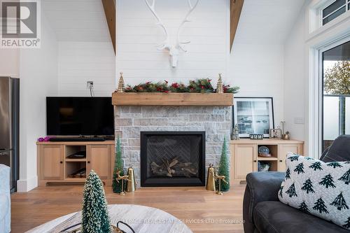 53 Niagara Street, Collingwood, ON - Indoor Photo Showing Living Room With Fireplace