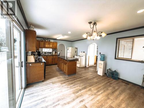 6497 Grey Crescent, Horse Lake, BC - Indoor Photo Showing Kitchen