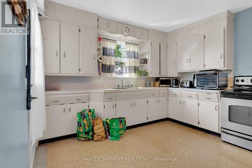 526 Steele Street, Port Colborne, ON - Indoor Photo Showing Kitchen With Double Sink