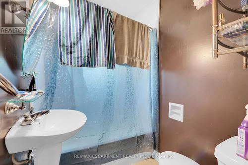 526 Steele Street, Port Colborne, ON - Indoor Photo Showing Bathroom
