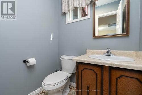 1005 Queen Street W, Mississauga, ON - Indoor Photo Showing Bathroom
