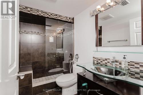 1451 Indian Road, Mississauga, ON - Indoor Photo Showing Bathroom