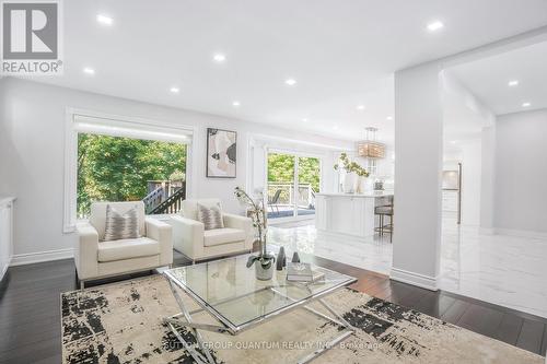 1451 Indian Road, Mississauga, ON - Indoor Photo Showing Living Room