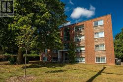 4 - 2161 GHENT AVENUE  Burlington, ON L7R 1Y6