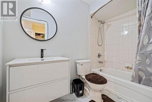 104 - 28 Victoria Avenue N, Hamilton, ON - Indoor Photo Showing Bathroom